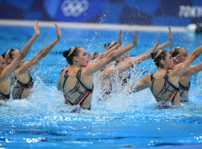 Kierunek Paryż (38) - Pływanie artystyczne