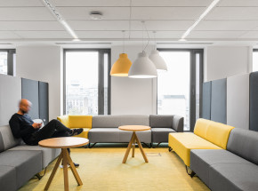 Relaks w biurze. Klucz do dobrego samopoczucia pracowników leży w strefach odpoczynku