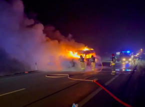 Opole: tragiczne zderzenie busa i samochodu osobowego