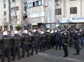 Serbia: antyrządowe protesty - blokady dróg oraz zatrzymania przez policję