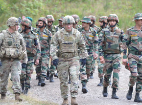 Indie: w wyniku ataku zginęło co najmniej 5 żołnierzy i 2 cywilów