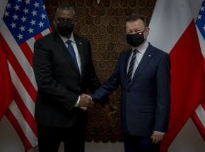 Lloyd Austin w Warszawie: „Dzisiaj relacje między USA i Polską nie mogłyby być silniejsze”