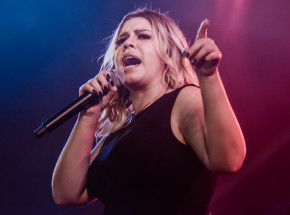 Brazylia: w katastrofie samolotu zginęło 5 osób, w tym piosenkarka Marilia Mendonca