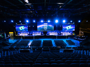 RioMajor: MOUZ i Bad News Eagles pierwszymi awansującymi do Fazy Legend, 00 Nation i odpadają.