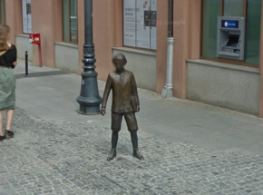 Wyrwali z chodnika pomnik Zamenhofa w Białymstoku