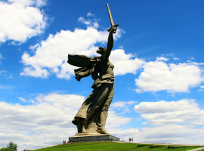 Rosja: wszczęto postępowanie karne przeciwko studentowi za taniec na Kurhanie Mamaja