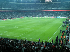 Süper Lig: Besiktas górą w derbach Stambułu