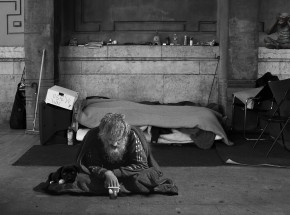 Kalifornia: kierowca potrącił 9 osób w obozie dla bezdomnych. Co najmniej 3 osoby nie żyją