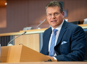 Maroš Šefčovič odpowiadał na pytania polskich senatorów