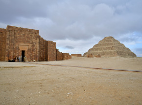 Odkryto grobowce w nekropolii w Sakkarze