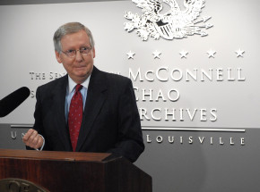 „Mitch kills the poor" – dom Mitcha McConnella