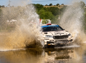 WRC: Ogier odpada z Rajdu Sardynii, pogoń Kajetanowicza