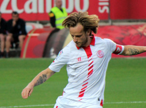 La Liga: Sevilla gubi punkty, zmarnowany karny Rakiticia