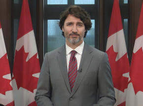 Trudeau: „Kanada powinna wprowadzić zakaz kupowania i sprzedawania broni krótkiej"