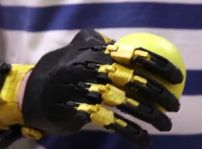 USA: uczniowie skonstruowali protezę ręki dla kolegi z klasy