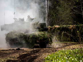 Wielka Brytania dostarczy Ukrainie czołgi i armatohaubice