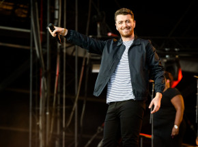 Sam Smith, Blossoms, Fontaines D.C. oraz inni artyści zagają w wirtualnym koncercie charytatywnym