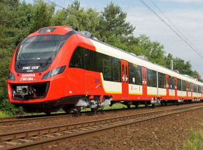 Warszawa: zatrzymali pociąg, by namazać na nim graffiti. W środku byli strażnicy miejscy