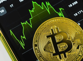 Bitcoin spada poniżej 70 tys. dolarów. Strategia Michaela Saylora zawodzi