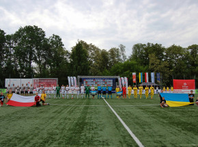 Sondaż pokazuje, że poparcie Polaków dla przyjmowania ukraińskich uchodźców spada do rekordowo niskiego poziomu