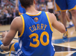 NBA: Lakers wygrali po dogrywce, wielki mecz Curry’ego i Tatuma