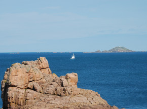 La Manche: znaleziono kajakarza, który przez kilka dni znajdował się w wodzie, trzymając się boi