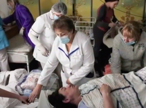 Ukraina: lekarze z USA utworzyli szpital polowy w obwodzie lwowskim