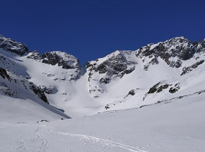 W Tatrach lawina porwała troje turystów