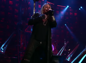 Mötley Crüe w studiu nagraniowym