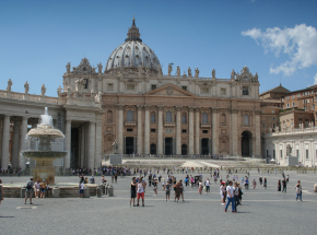 Papież liberalizuje przepisy posługi kobiet 