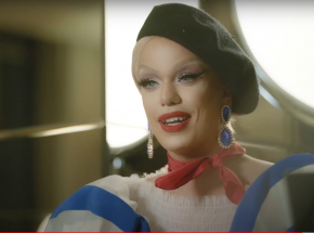 Nicky Doll prowadzącą Drag Race France