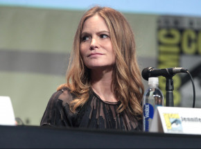 Jennifer Leigh dołączy do polowania na nazistów