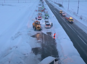 Japonia: burza śnieżna wywołała chaos na autostradzie