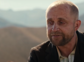 Piotr Adamczyk w zwiastunie "Night Sky" - nowego serialu Amazona