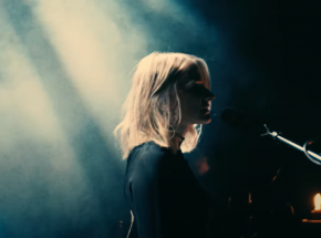 Różowe niebo Kaśki Sochackiej - premiera nowego singla