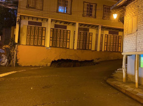 Ekwador: 300 mieszkańców  miasta Zaruma ewakuowano z powodu dziury w ziemi 