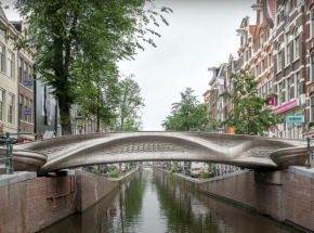 Amsterdam: pierwszy na świecie stalowy most wydrukowany w 3D
