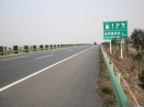 Chiny: 27 osób zginęło wskutek przewrócenia się autobusu