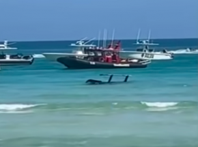 USA: helikopter spadł do wody kilka metrów od kąpiących się ludzi