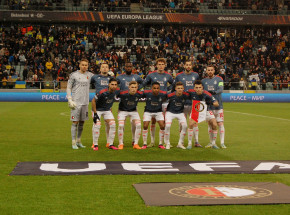 Liga Europy: grad goli Feyenoord, ekipa Szymańskiego gra dalej