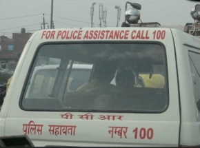 Indie: ciężarówka uderzyła w autobus. Nie żyje 18 osób