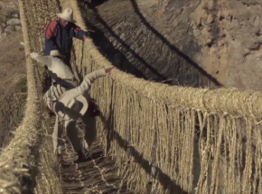 Peruwiańczycy rekonstruują 500-letni wiszący most Inków