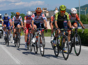 Volta a Catalunya: etap dla Chavesa, dominacja drużyny Ineos