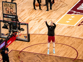 NBA: LaVine prowadzi Bulls do wygranej, kolejna porażka Warriors