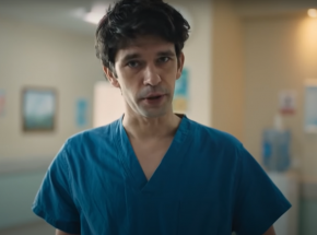 „Będzie bolało" - serial z Benem Whishawem zadebiutuje w Polsce