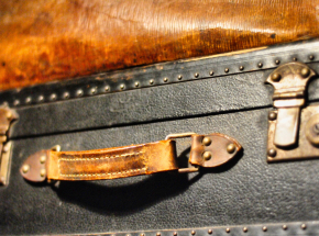 Lublin: aresztowano fałszywą policjantkę. Kobieta przed funkcjonariuszami schowała się w walizce