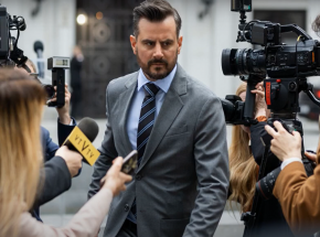 „Wotum nieufności" - kolejna książka Remigiusza Mroza doczeka się ekranizacji