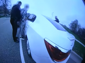 Minnesota: wypadek podczas zatrzymania, policjantka śmiertelnie postrzeliła 20-latka