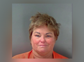 USA: kobieta oskarżona w związku z atakiem nożem na studentkę w autobusie