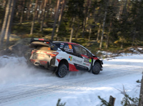 WRC: Kalle Rovanpera przejmuje prowadzenie w Rajdzie Szwecji